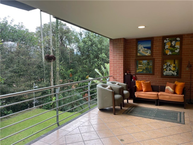 Casa de 4 alcobas en arriendo en El Campestre, Medellín, 359 m² · foto 19 de 20