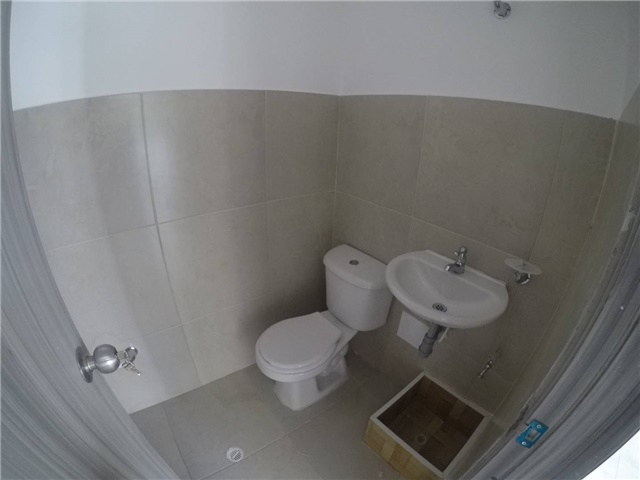 Local en Arriendo - Más