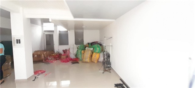 Local en Arriendo - Más