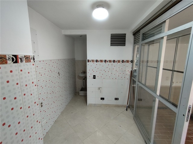 Local en arriendo en Bomboná No. 1, Medellín, 13 m² · foto 5 de 7