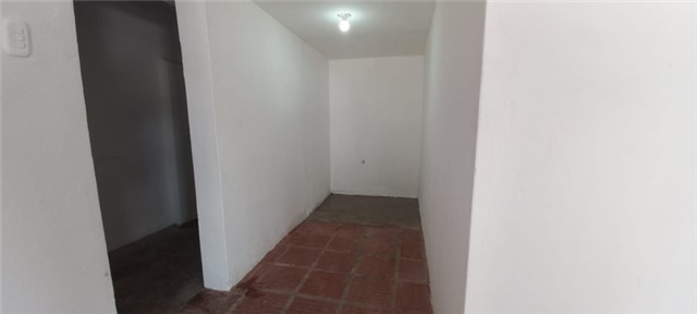 Local en Arriendo - Más