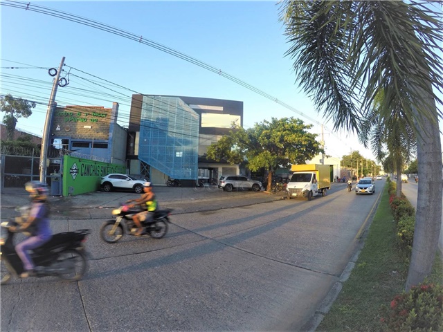 Local en arriendo en Los Laureles, Montería, 1700 m² · foto 2 de 24