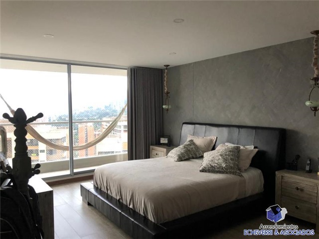 Apartamento en venta en Loma De Las Brujas, Envigado · foto 5 de 19