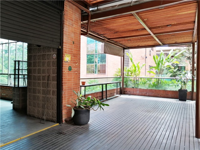 Local en arriendo en Milla De Oro, Medellín, 121 m² · foto 13 de 15