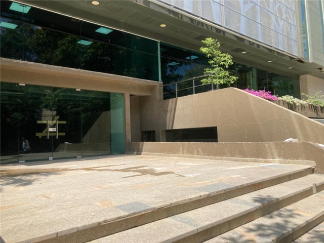 Local en Arriendo - Vista 2