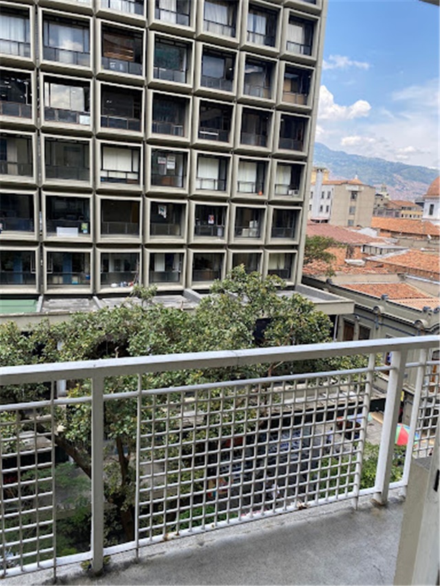 Oficina en venta en La Candelaria, Medellín, 212 m² · foto 9 de 10