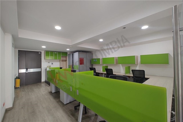 Oficina en Arriendo - Más