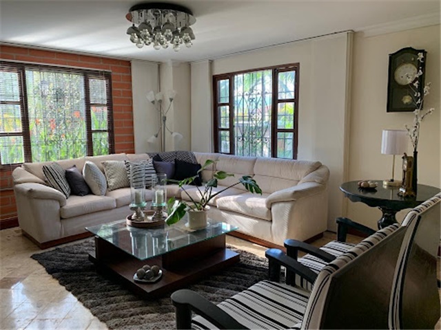 Casa de 5 alcobas en venta en Alto De Las Flores, Sabaneta, 500 m² · foto 6 de 24