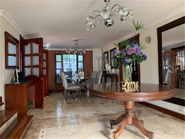 Casa de 5 alcobas en venta en Alto De Las Flores, Sabaneta, 500 m² · foto 7 de 24