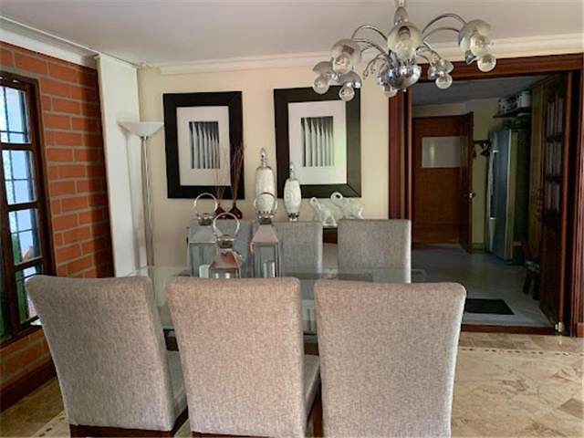 Casa de 5 alcobas en venta en Alto De Las Flores, Sabaneta, 500 m² · foto 8 de 24