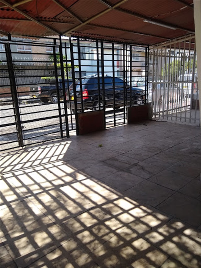 Local en Arriendo - Vista 2