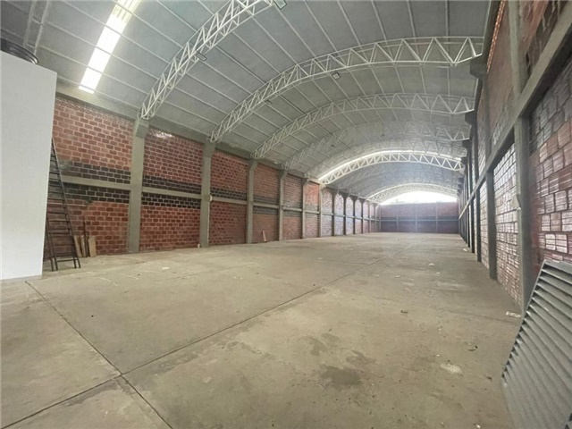 Bodega en Arriendo - Más