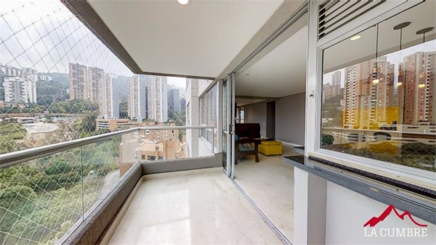 Apartamento de 2 alcobas en arriendo en El Poblado, Medellín, 95 m² · foto 2 de 13