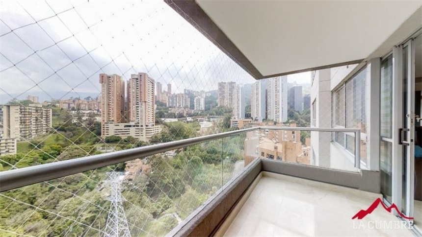 Apartamento de 2 alcobas en arriendo en El Poblado, Medellín, 95 m² · foto 3 de 13