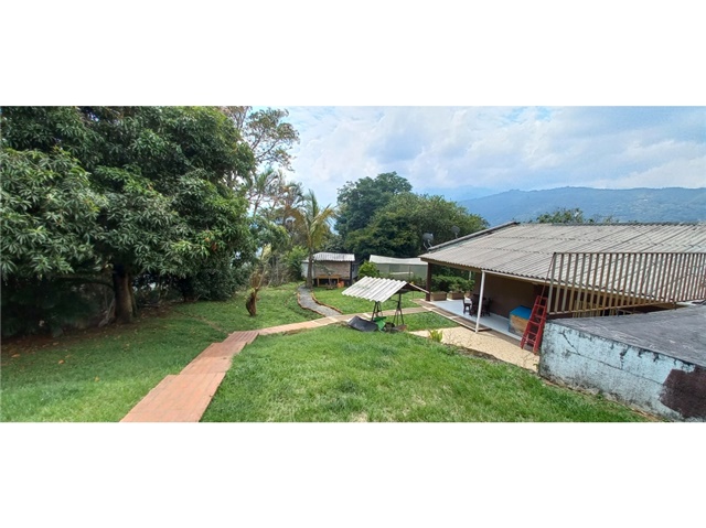 Casa de 5 alcobas en venta en La Reforma, Cali, 400 m² · foto 3 de 24