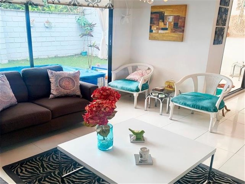 Casa de 4 alcobas en venta en Loma De Los Gonzalez, Medellín, 250 m² · foto 3 de 18