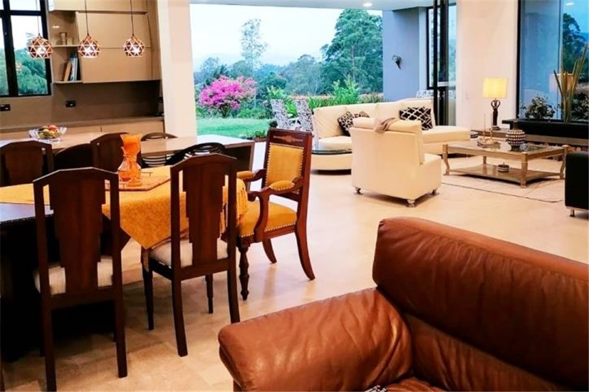 Casa de 3 alcobas en venta en Llano Grande, Rionegro, 450 m² · foto 3 de 15