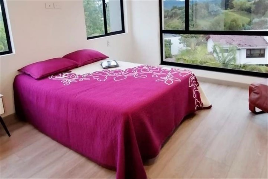 Casa de 3 alcobas en venta en Llano Grande, Rionegro, 450 m² · foto 12 de 15