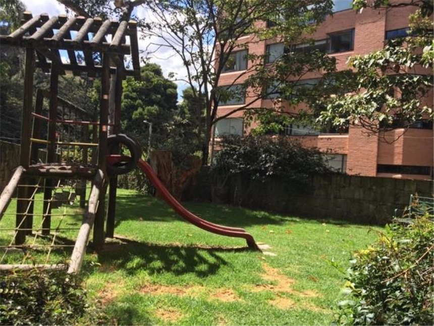 Apartamento de 3 alcobas en venta en Los Rosales, Bogotá, 172 m² · foto 15 de 21