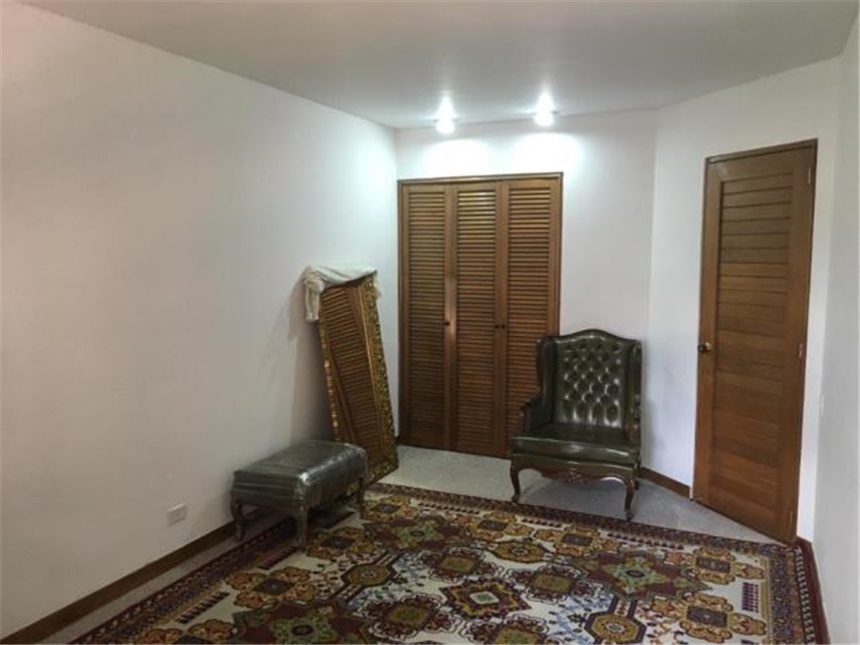 Apartamento de 3 alcobas en venta en Los Rosales, Bogotá, 172 m² · foto 7 de 21