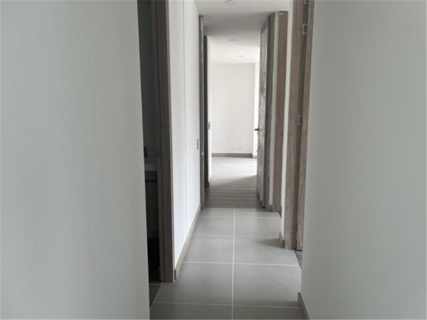 Apartamento en venta en Avenida Kevin Angel, Manizales · foto 3 de 12