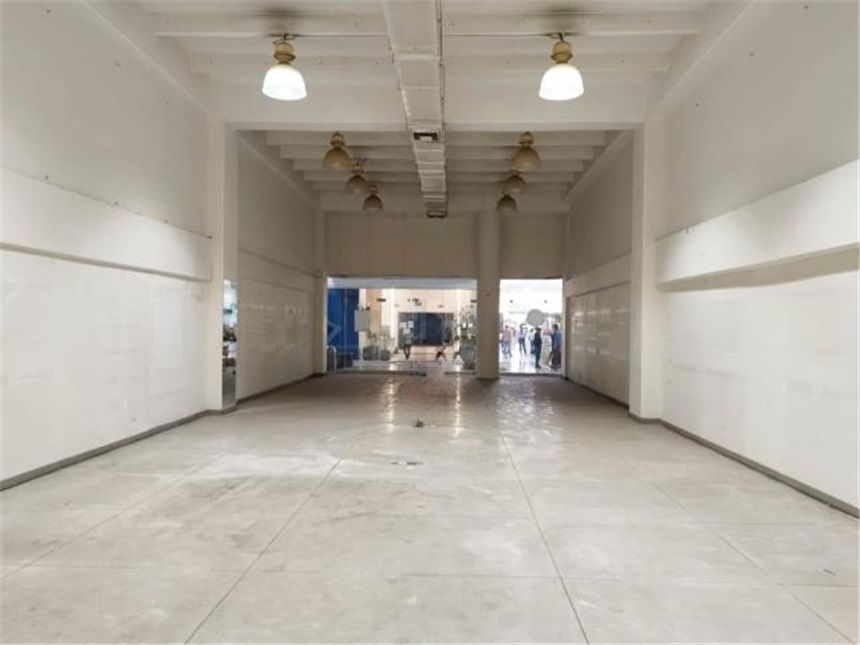 Local en Arriendo - Vista 2