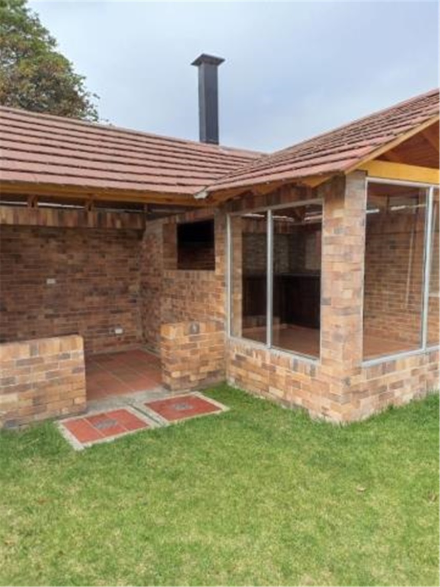 Casa de 5 alcobas en venta en San Jose De Bavaria, Bogotá, 320 m² · foto 18 de 19