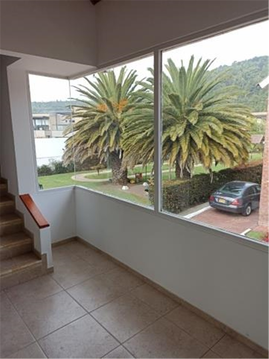 Casa de 5 alcobas en venta en San Jose De Bavaria, Bogotá, 320 m² · foto 14 de 19