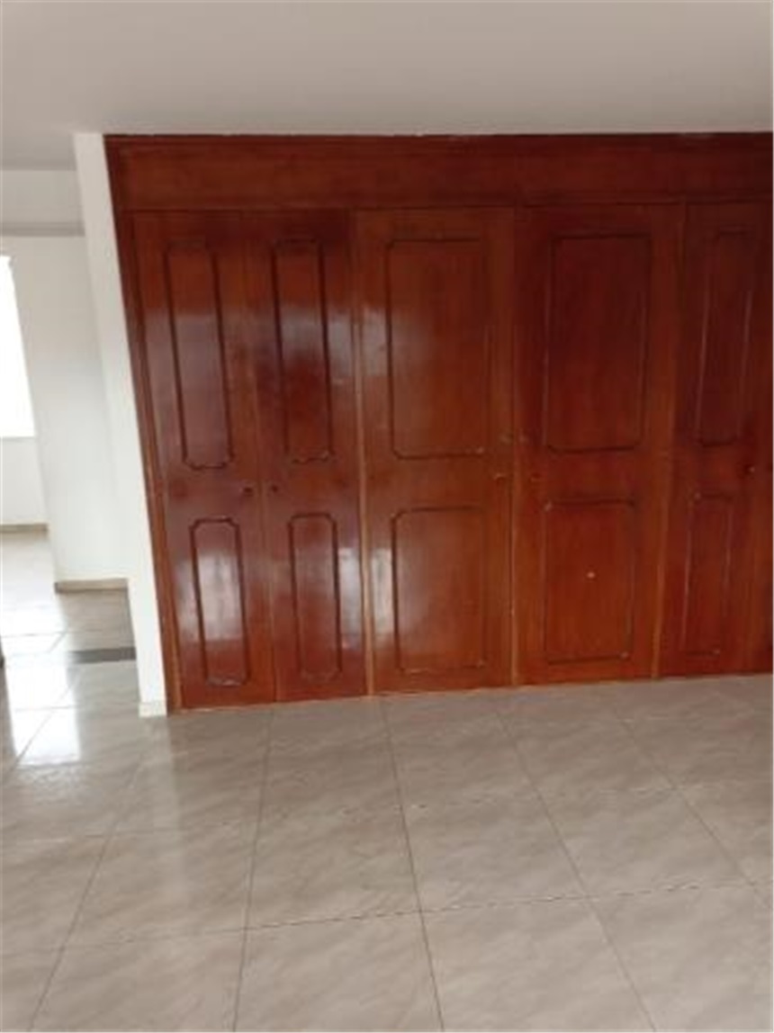 Casa de 5 alcobas en venta en San Jose De Bavaria, Bogotá, 320 m² · foto 3 de 19