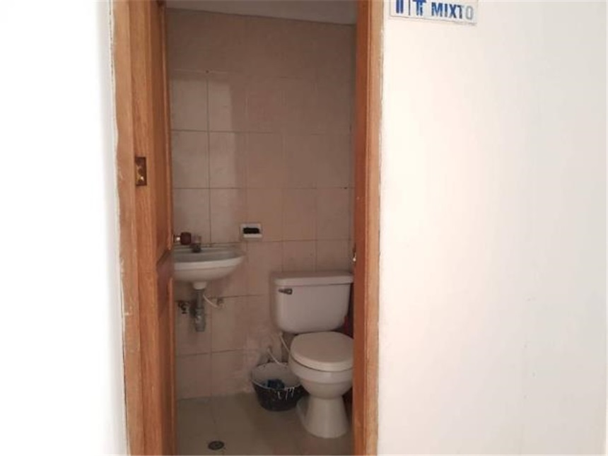 Local en Arriendo - Más