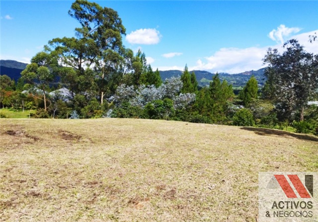 Lote en venta en El Tambo, La Ceja, 2518 m² · foto 3 de 8