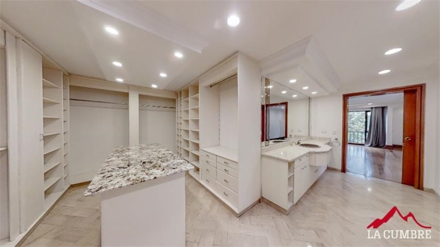 Apartamento de 3 alcobas en arriendo en San Lucas, Medellín, 500 m² · foto 18 de 20