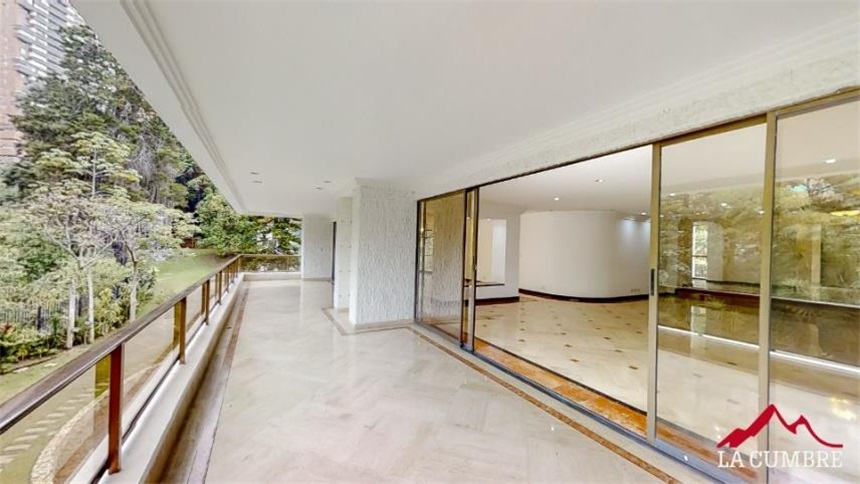 Apartamento de 3 alcobas en arriendo en San Lucas, Medellín, 500 m² · foto 3 de 20