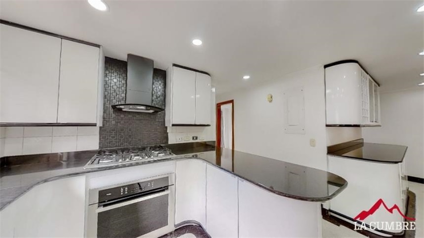 Apartamento de 3 alcobas en arriendo en San Lucas, Medellín, 500 m² · foto 8 de 20