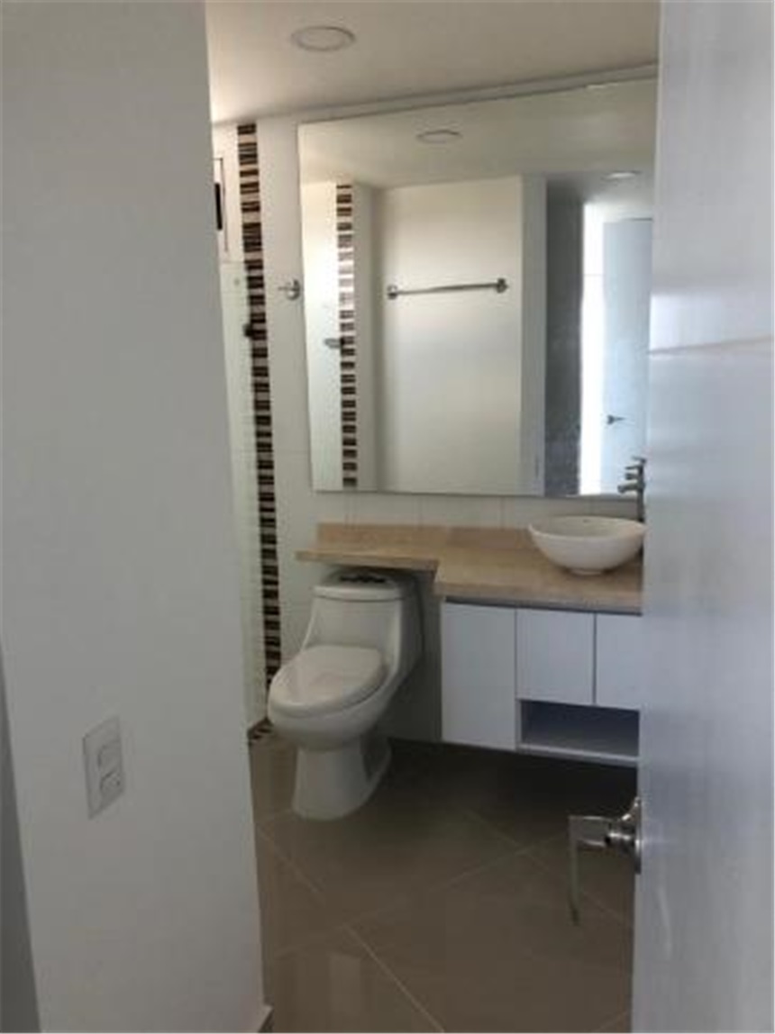 Apartamento de 2 alcobas en venta en Crespo, Cartagena, 124 m² · foto 6 de 8