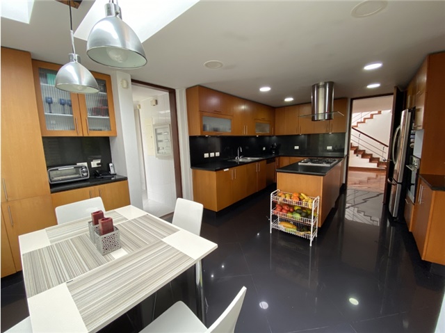Casa de 4 alcobas en venta en Lagos De Torca, Bogotá, 437 m² · foto 11 de 24