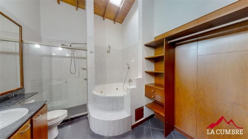 Casa de 4 alcobas en venta en La Sebastiana, Envigado, 263 m² · foto 13 de 14