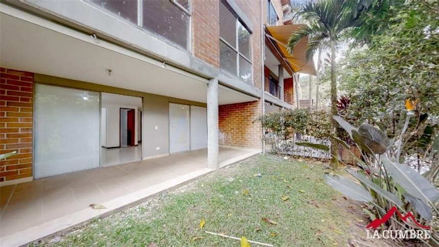 Casa de 4 alcobas en venta en La Sebastiana, Envigado, 263 m² · foto 3 de 14