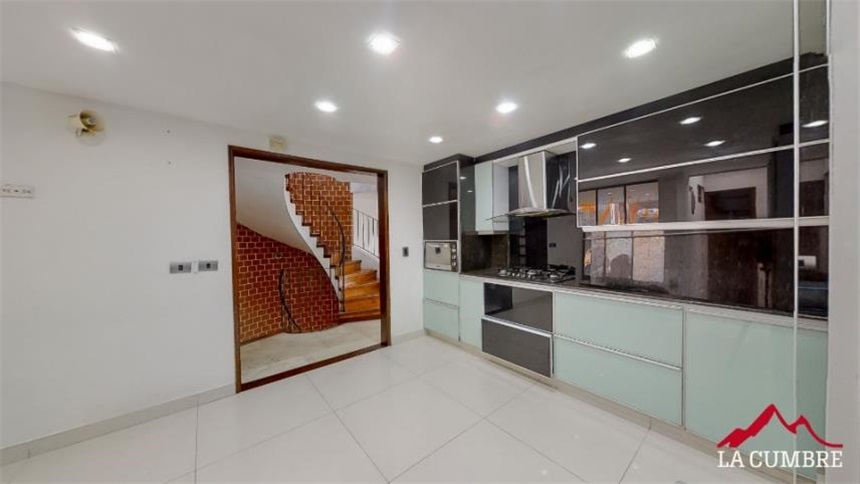 Casa de 4 alcobas en venta en La Sebastiana, Envigado, 263 m² · foto 6 de 14