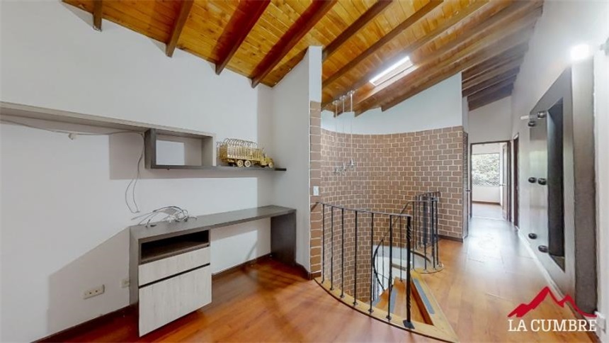 Casa de 4 alcobas en venta en La Sebastiana, Envigado, 263 m² · foto 10 de 14