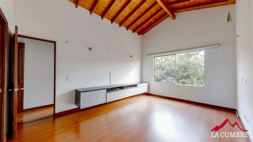 Casa de 4 alcobas en venta en La Sebastiana, Envigado, 263 m² · foto 12 de 14