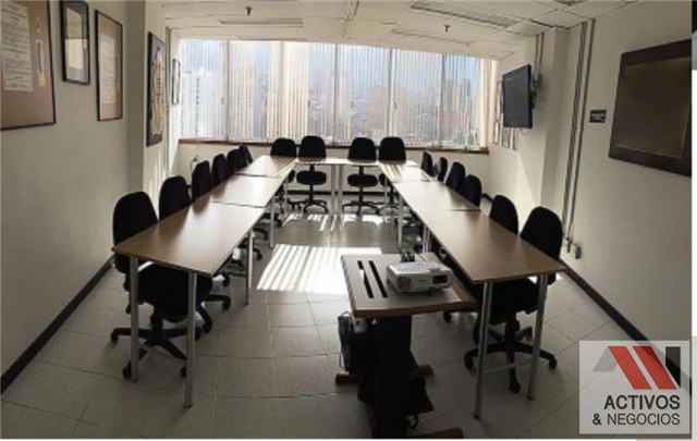 Oficina en venta en Centro Administrativo, Medellín, 388 m² · foto 13 de 14
