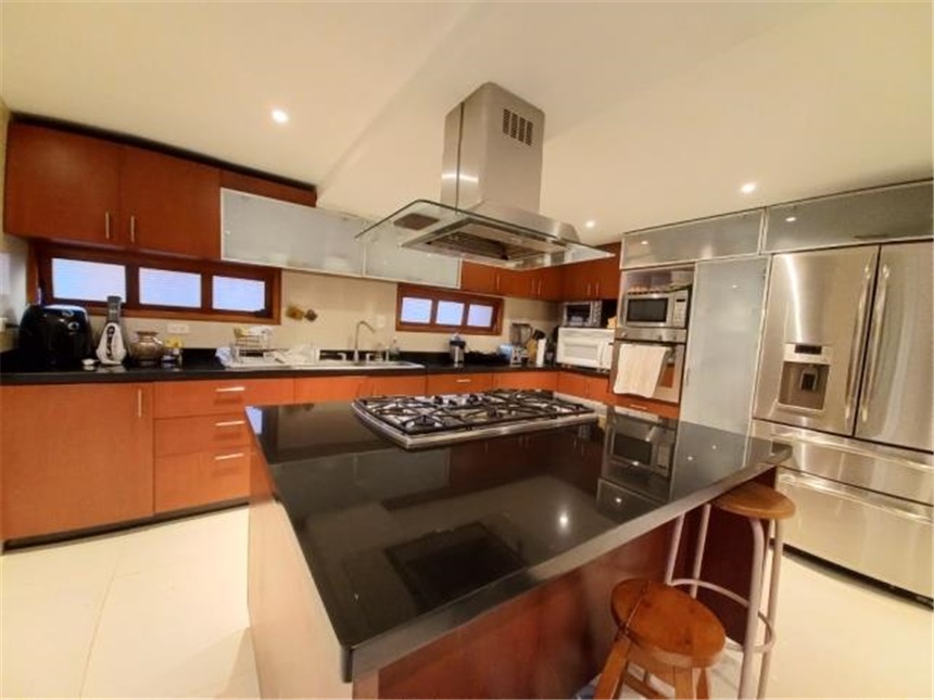 Casa de 4 alcobas en venta en Sierras Del Moral, Bogotá, 264 m² · foto 2 de 18