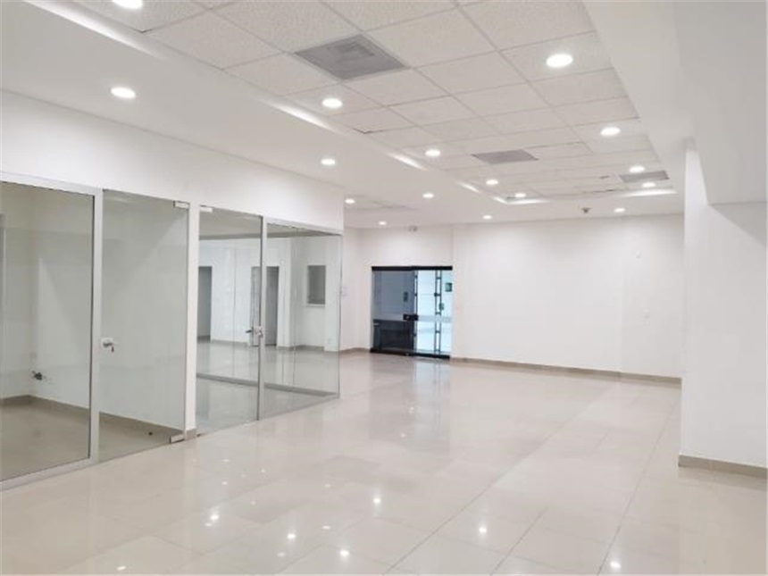 Oficina en arriendo en Milla De Oro, Medellín, 419 m² · foto 14 de 19
