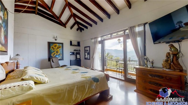 Casa de 5 alcobas en venta en El Chingui, Envigado · foto 4 de 20