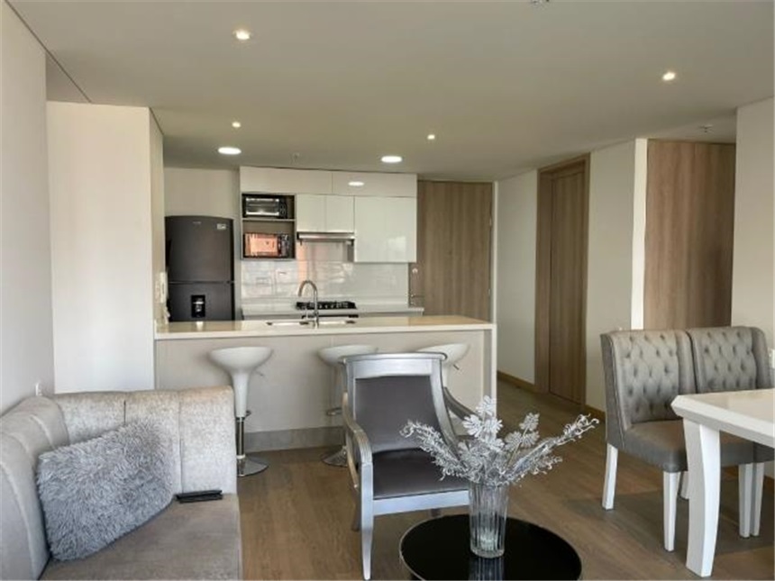 Apartamento en arriendo en Loma De Los Gonzalez, Medellín · foto 5 de 13