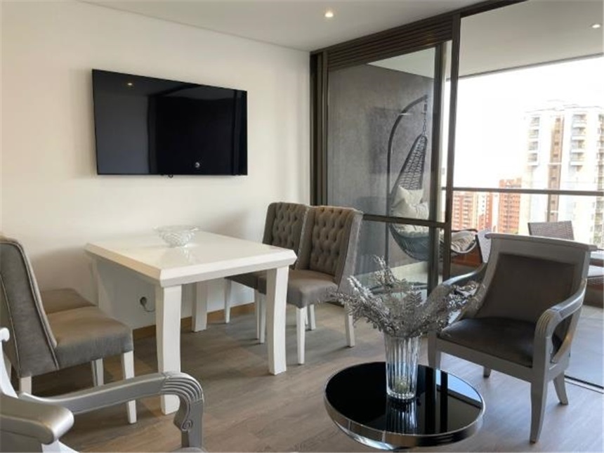 Apartamento en arriendo en Loma De Los Gonzalez, Medellín · foto 3 de 13