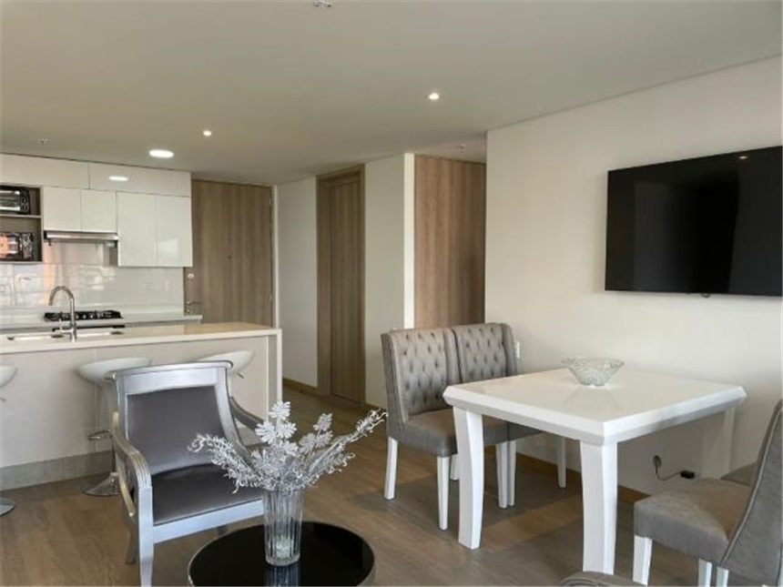 Apartamento en arriendo en Loma De Los Gonzalez, Medellín · foto 4 de 13