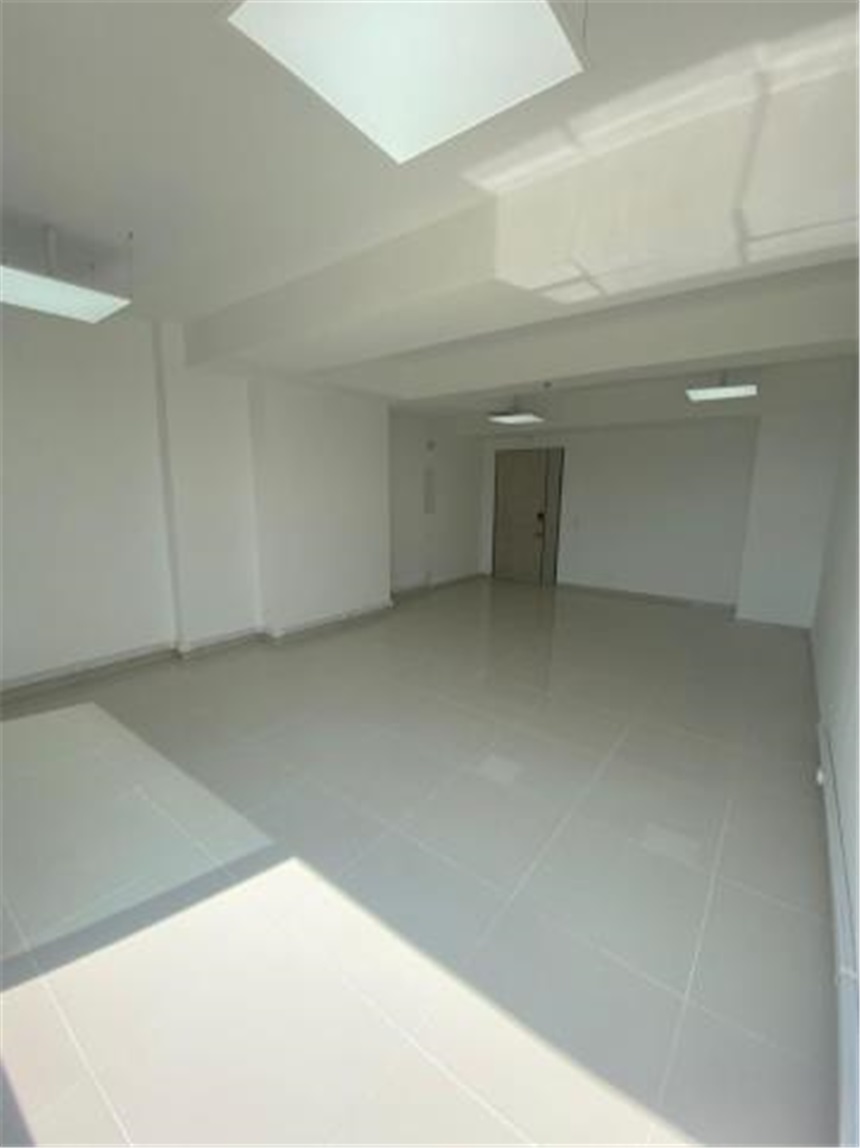Oficina en Arriendo - Más