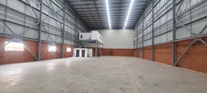 Bodega en venta en Acopi, Yumbo, 675 m² · foto 2 de 24